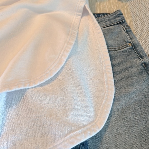 Blondie white sweatshirt with side slits. Like new. 3/4 sleeve. - Picture 4 of 5